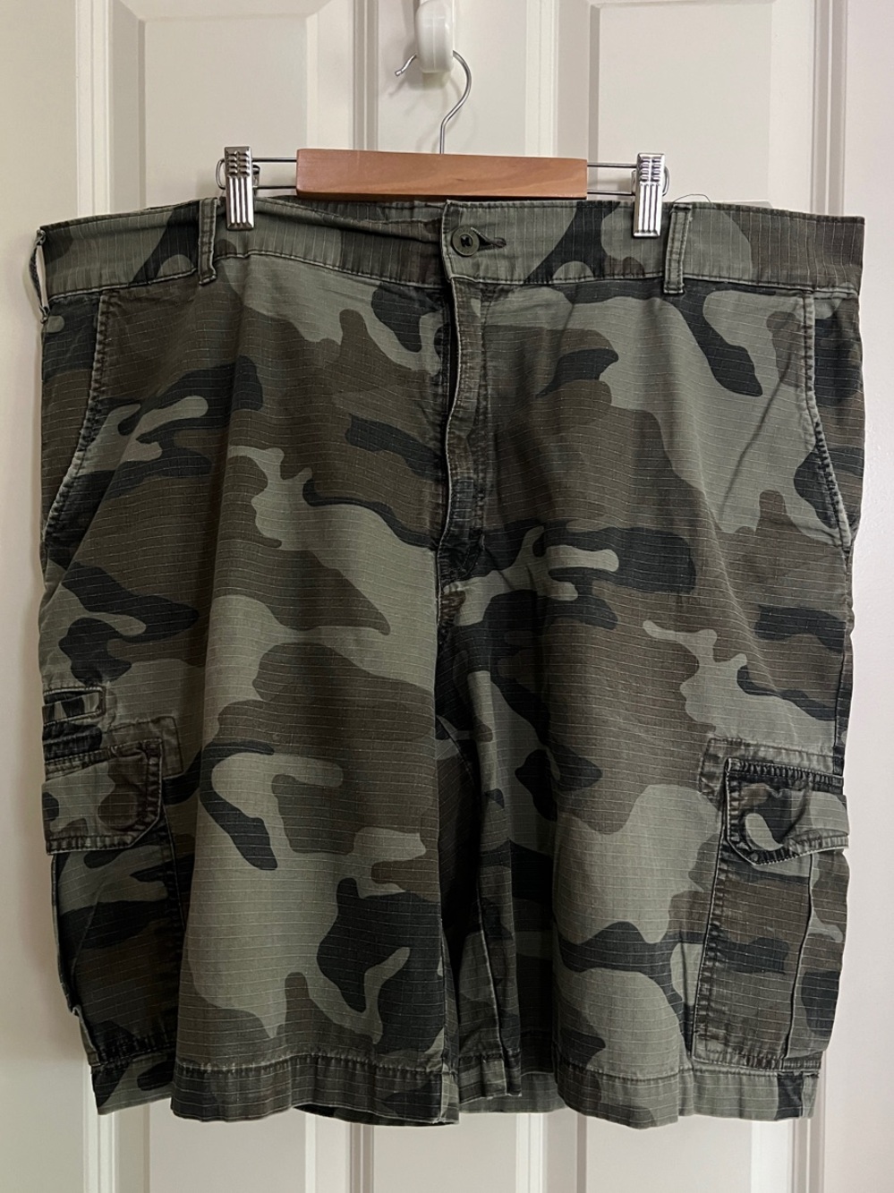Dickies Men's Camouflage Cargo Shorts - Olive Green & Dark Green